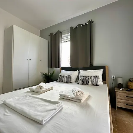 Modern Apartment, Near The - El Greco No 4 *