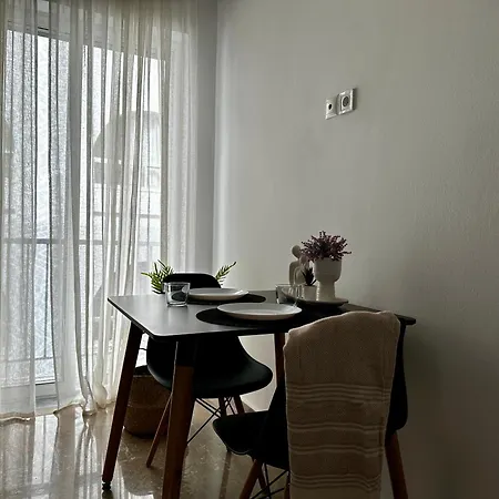 Modern Apartment, Near The - El Greco No 4 *
