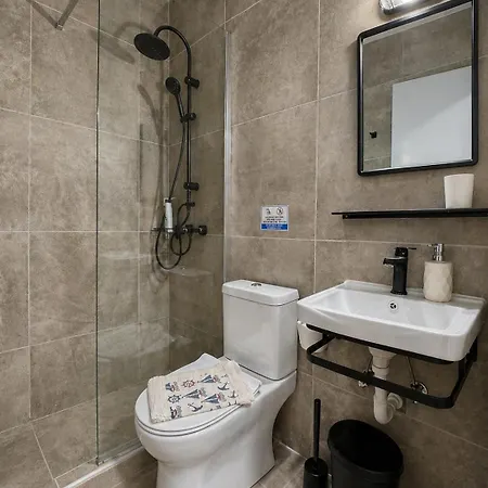 Modern In Town, Walking Distance To The - No 4 * Kos