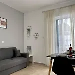 Modern In Town, Walking Distance To The - No 4 Апартаменты