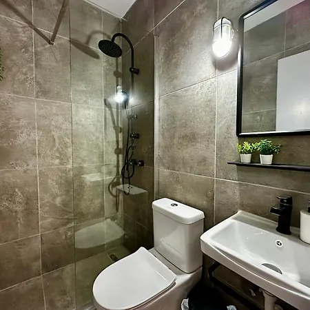 Brand New Apartment, In The Heart Of '4' Daire