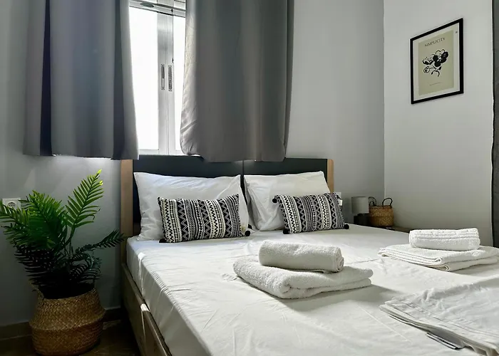 Modern In Town, Walking Distance To The - No 4 Διαμέρισμα *